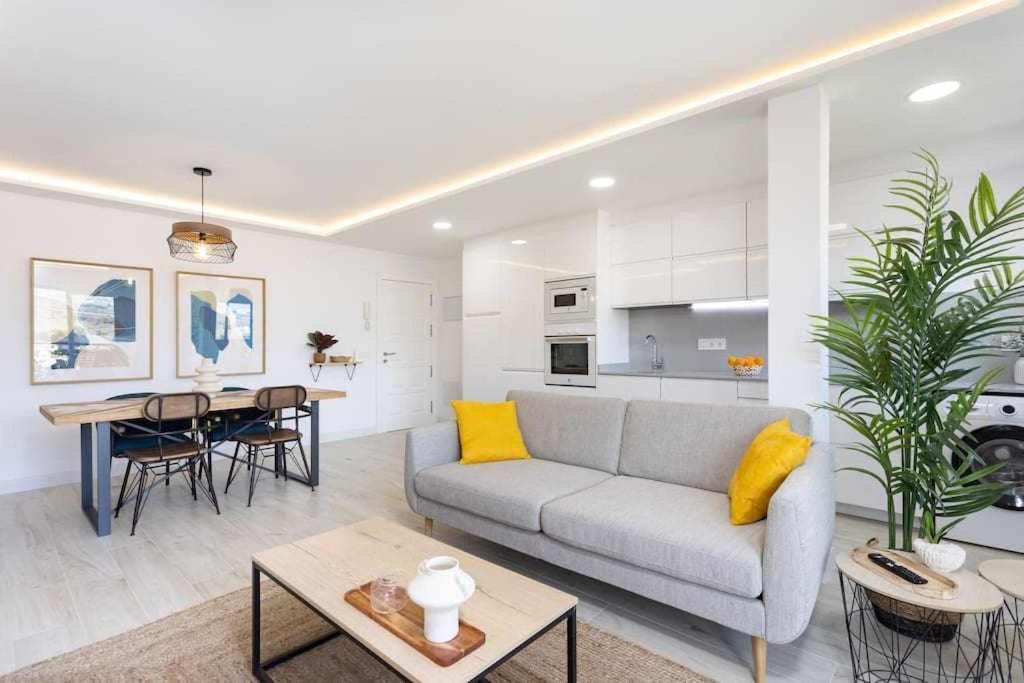 Sunnyland Apartment Arona โช ภายนอก รูปภาพ