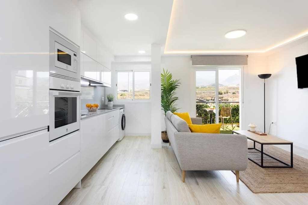 Sunnyland Apartment Arona โช ภายนอก รูปภาพ